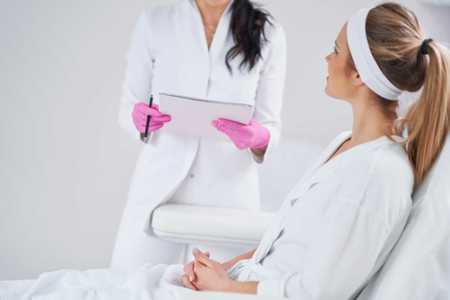 اختيار الطبيب لإجراء الجراحة التجميلية أو العلاج